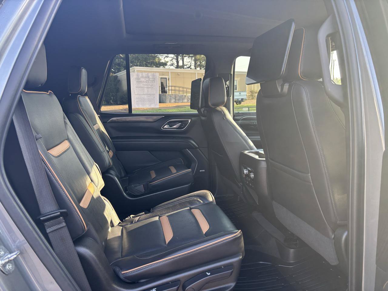 Used 2021 GMC Yukon AT4 w/ AT4 Premium Plus Package AWD/4WD image 10