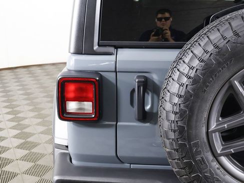 Used 2026 Jeep Wrangler Unlimited Sport AWD/4WD image 12