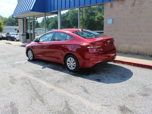Used 2017 Hyundai Elantra SE FWD image 4