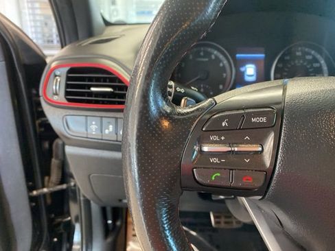 Used 2018 Hyundai Elantra GT Sport w/ Sport Tech Package 04 FWD image 15