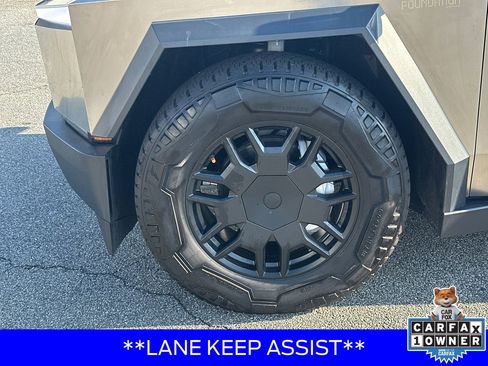 Used 2024 Tesla Cybertruck AWD Crew Cab image 11