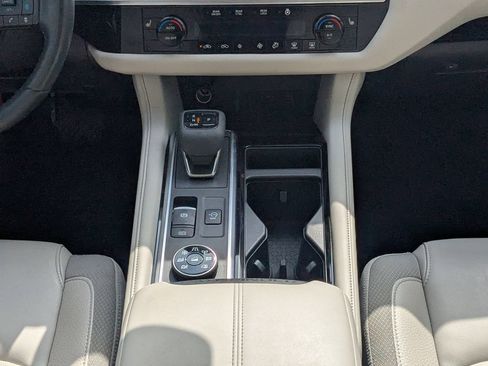 Used 2023 Nissan Pathfinder SL AWD/4WD image 19