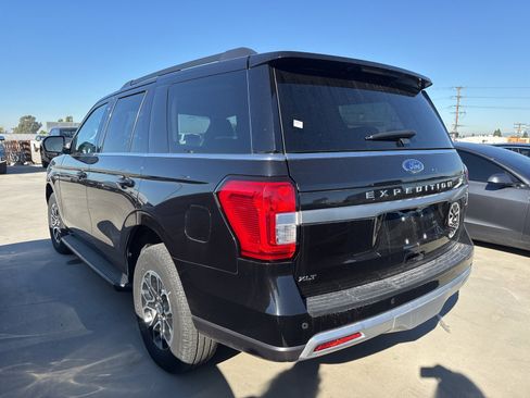 Used 2024 Ford Expedition XLT image 2
