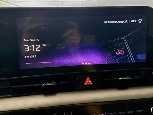 Used 2025 Kia Sportage EX FWD image 16