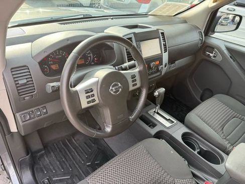 Used 2019 Nissan Frontier SV w/ Value Truck Package AWD/4WD image 9