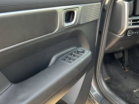 Used 2025 Hyundai Santa Fe SE image 14