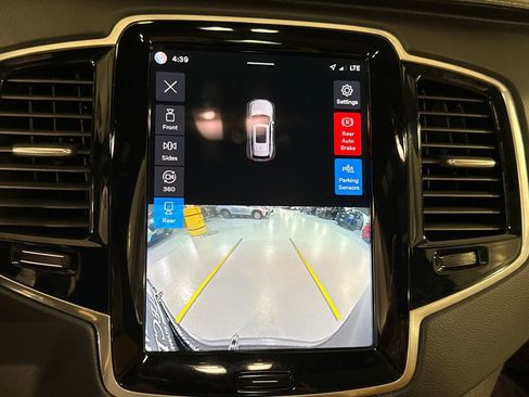 Certified 2023 Volvo XC90 B6 Ultimate w/ Protection Package Premier AWD/4WD image 16