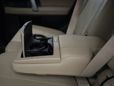 Used 2016 Toyota 4Runner SR5 Premium image 17