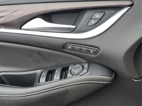 Used 2023 Buick Enclave Avenir w/ LPO, Floor Liner Package FWD image 17