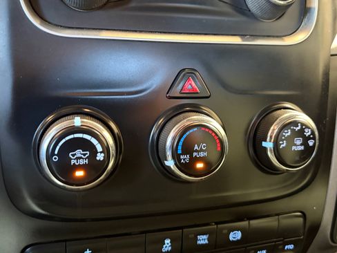 Used 2018 RAM 3500 Tradesman w/ Chrome Appearance Group AWD/4WD image 22