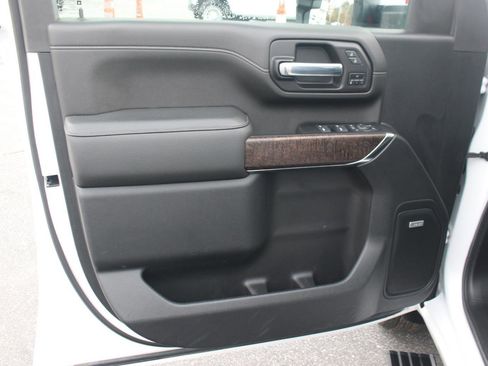 Used 2023 GMC Sierra 3500 Denali w/ Denali Ultimate Package image 13