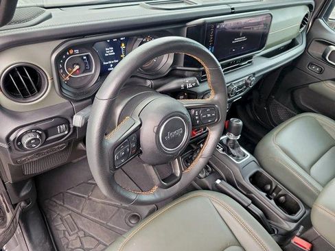 Certified 2025 Jeep Gladiator Mojave w/ Safety Group AWD/4WD image 17