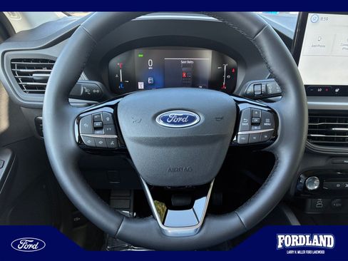 Used 2025 Ford Escape SE FWD image 9