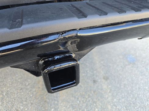 Used 2022 Chevrolet Colorado Z71 AWD/4WD image 32