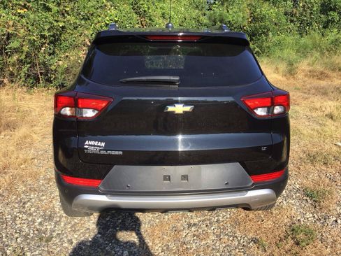 Used 2023 Chevrolet TrailBlazer LT w/ Convenience Package FWD image 3