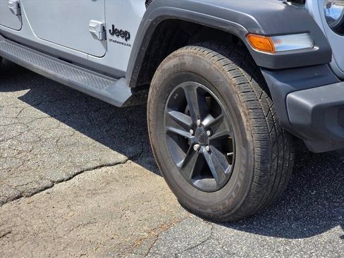 Used 2023 Jeep Wrangler Unlimited Sport AWD/4WD image 17