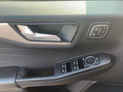 Certified 2022 Ford Escape SEL w/ Technology Package FWD image 12