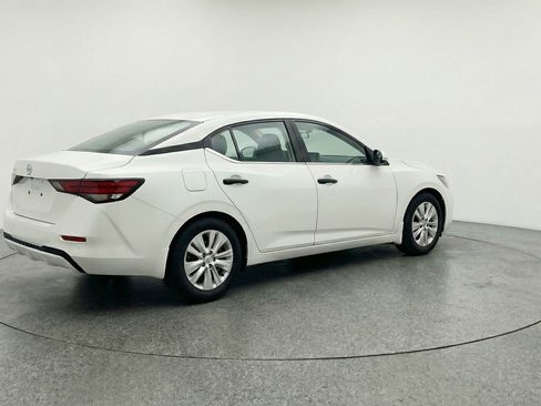 Used 2025 Nissan Sentra S image 9