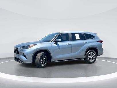 Used 2023 Toyota Highlander XLE