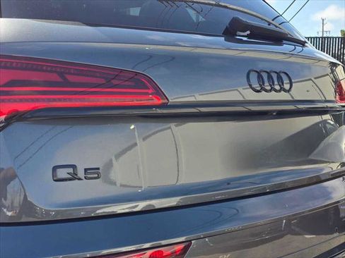 Used 2023 Audi Q5 2.0T Premium Plus w/ Premium Plus Package AWD/4WD image 12