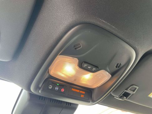 Used 2025 Chevrolet Colorado Trail Boss AWD/4WD image 15