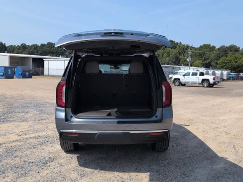Used 2022 GMC Yukon SLT w/ SLT Premium Package RWD image 4