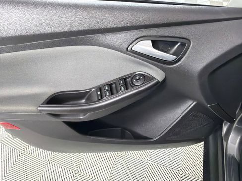 Used 2014 Ford Focus SE image 10