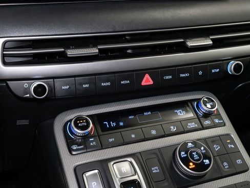 Used 2023 Hyundai Palisade SEL w/ Premium Package image 24