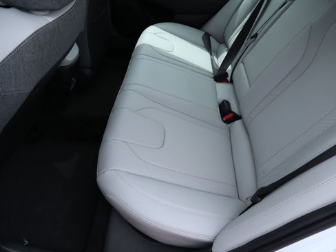 New 2026 Hyundai Elantra Limited FWD image 14