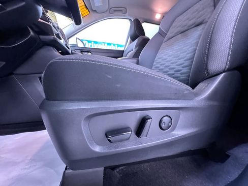 Used 2022 Nissan Pathfinder SV AWD/4WD image 13