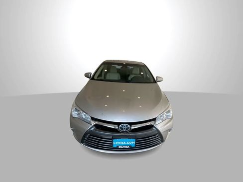 Used 2016 Toyota Camry XLE w/ Moonroof Package FWD image 3