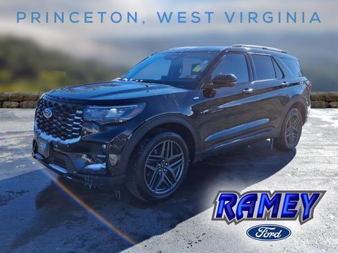 Used 2025 Ford Explorer ST-Line w/ ST-Line Street Pack image 1