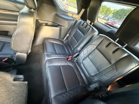 Used 2017 Ford Explorer Platinum image 17