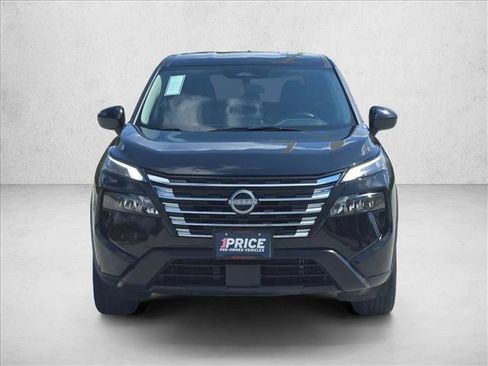 Used 2025 Nissan Rogue SV FWD image 2