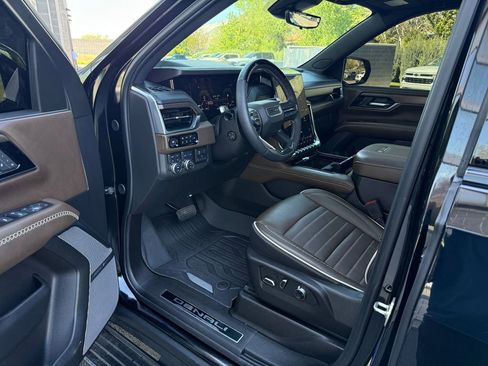 Used 2025 GMC Yukon Denali Ultimate AWD/4WD image 18