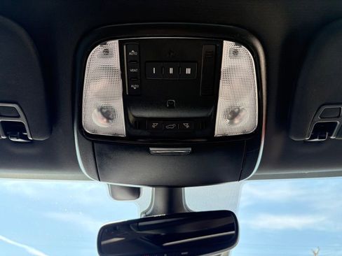 Certified 2025 Dodge Durango GT AWD/4WD image 19