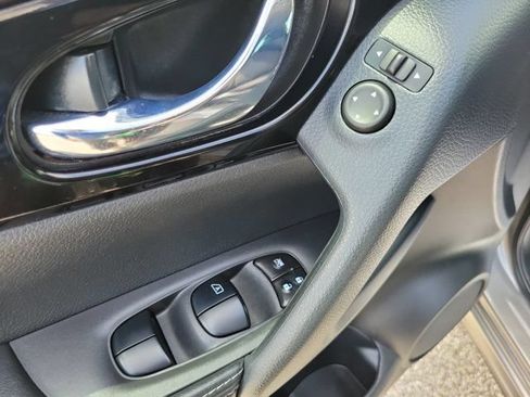 Certified 2021 Nissan Rogue Sport SV FWD image 27