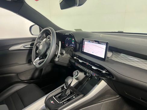 Used 2024 Alfa Romeo Tonale Veloce image 27