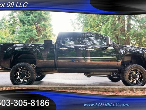 Used 2014 GMC Sierra 2500 Denali w/ Suspension Package, Off-Road AWD/4WD image 8