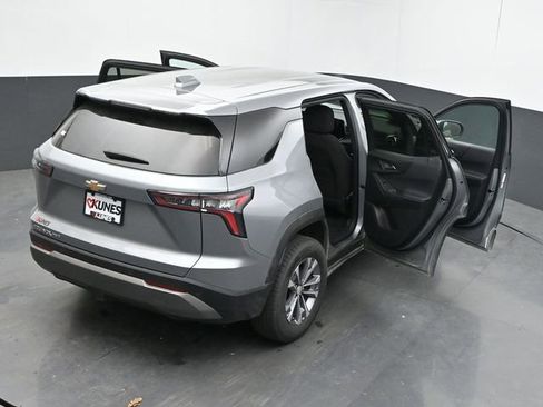 Used 2025 Chevrolet Equinox LT AWD/4WD image 44