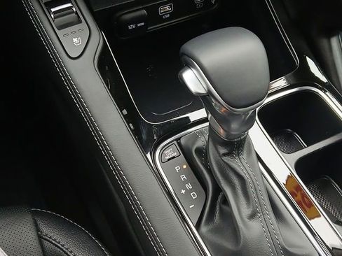 Used 2025 Kia Telluride EX w/ EX Captain's Chair Package image 20