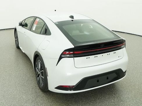 New 2026 Toyota Prius XLE FWD image 6