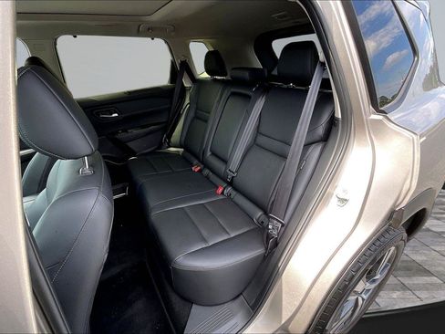 Certified 2025 Nissan Rogue SL w/ SL Premium Package FWD image 27