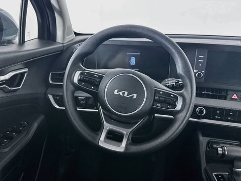 Used 2025 Kia Sportage LX FWD image 17