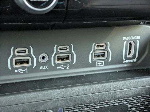 Certified 2025 RAM 1500 Limited image 23