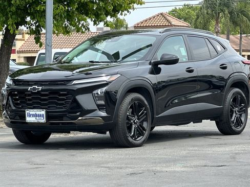 Used 2024 Chevrolet Trax ACTIV w/ Sunroof Package FWD image 8