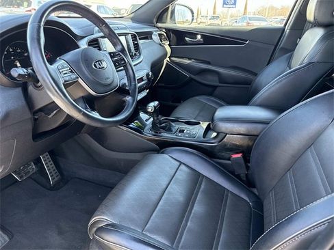 Used 2019 Kia Sorento SX image 12