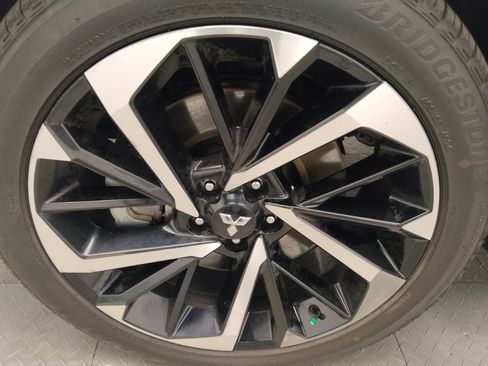 Used 2024 Mitsubishi Outlander SE image 31