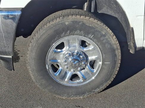 Used 2024 RAM 2500 Tradesman w/ Chrome Appearance Group image 8