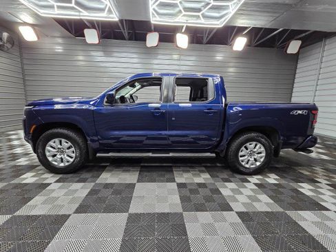 Used 2022 Nissan Frontier SV w/ SV Premium Package AWD/4WD image 8